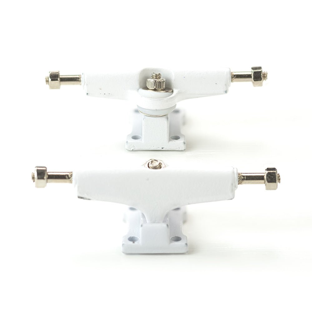 Bollie Trucks color line white