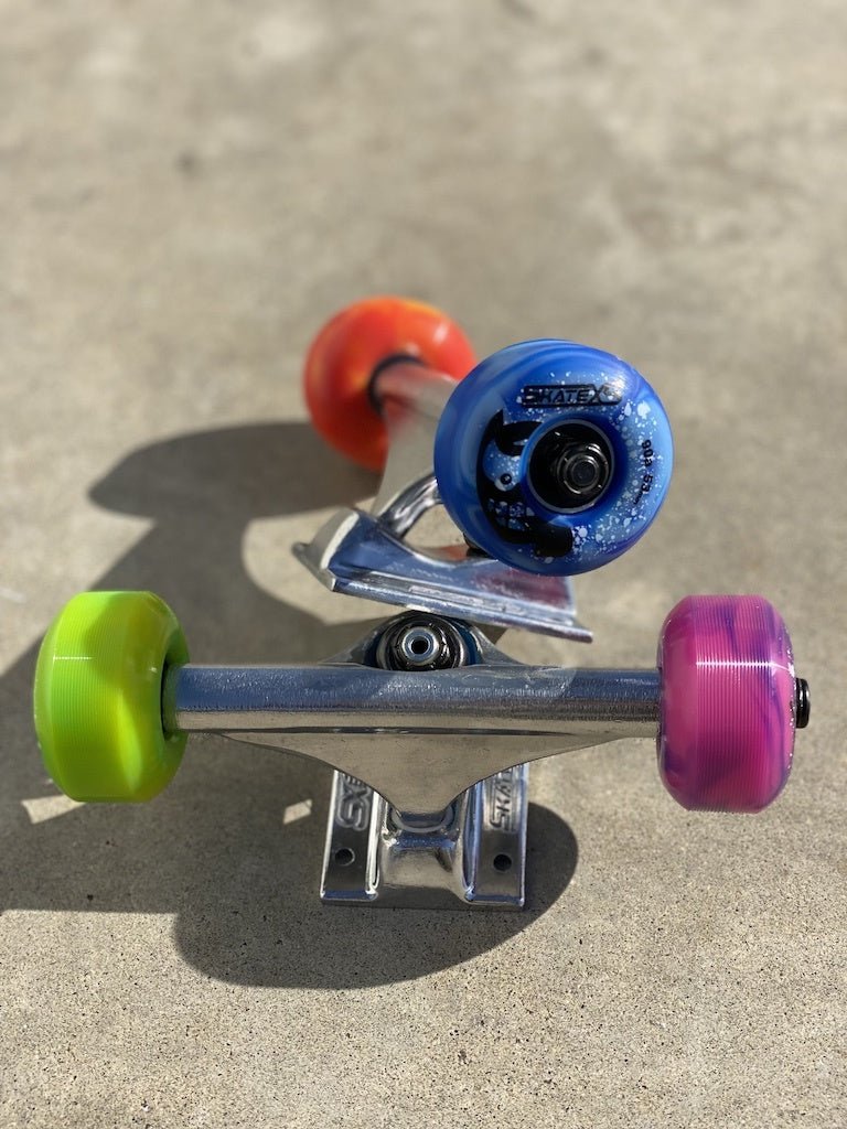 SkateXS Truck Assembly with Wheels Mix Swirl 4.5'' - Skateboard - Trucks