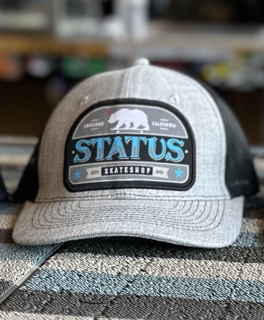 Status Bear Patch Trucker 112 - grey/black -