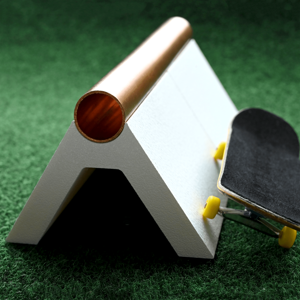 DELIDECKS A - PIPE fingerboard obstacle - Fingerboard - FB Ramps