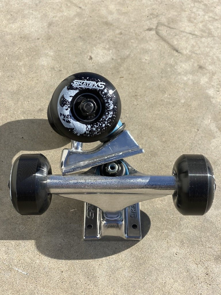 SkateXS Truck Assembly with Wheels Black 4.5'' - Skateboard - Trucks